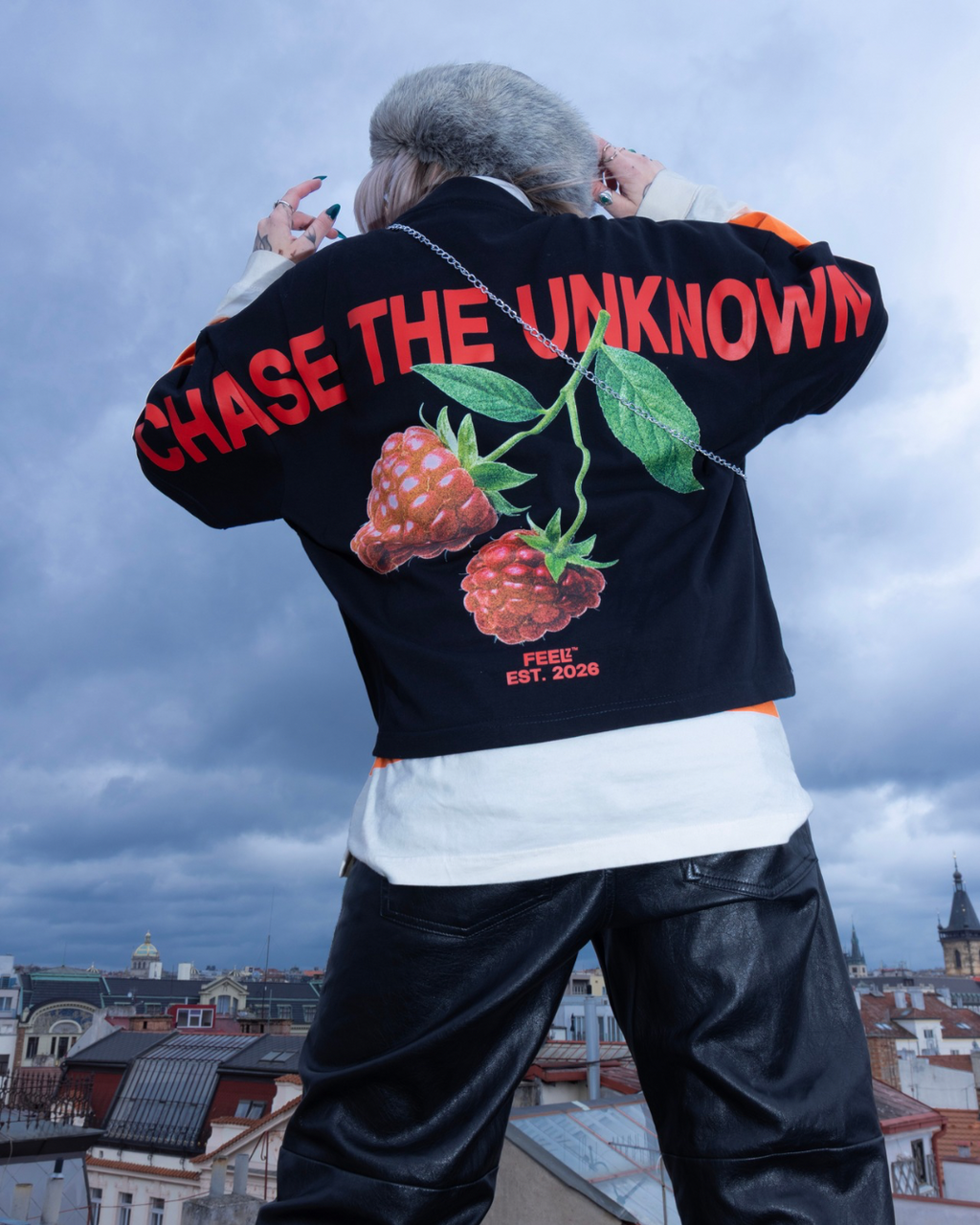 CHASE THE UNKNOWN TEE